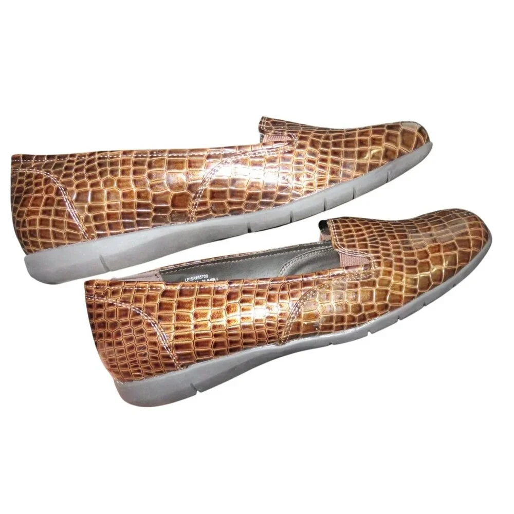 Comfort View Leisa Brown Crocodile Vegan Patent Leather Loafers Flats 10.5